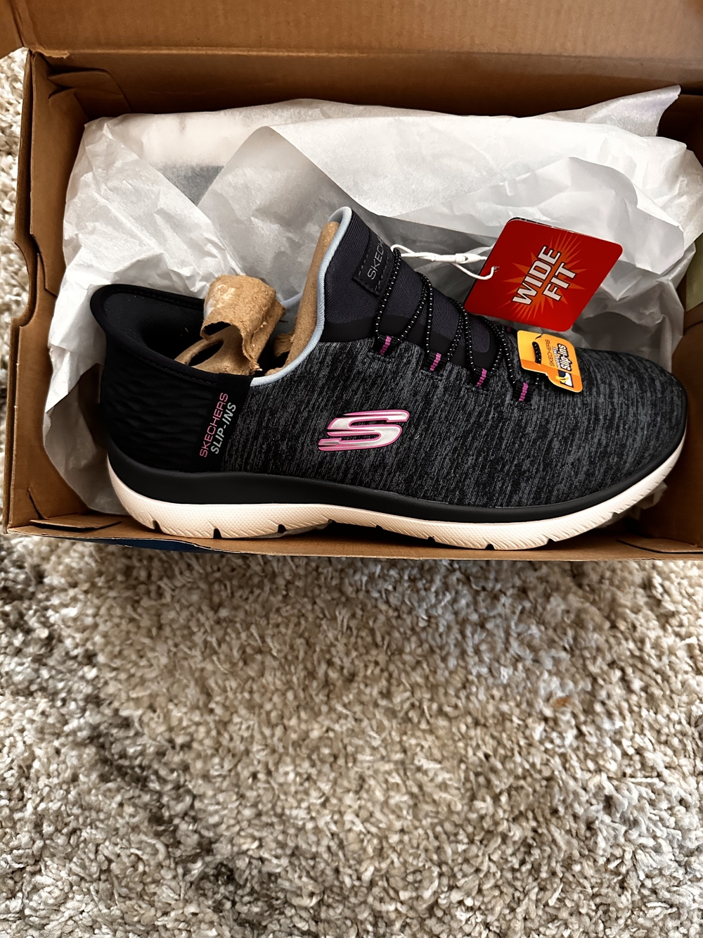 Brand New In BOX Skechers Women's Black Athletic Slip-On Sneakers
